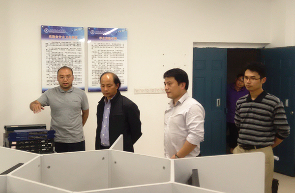 易忠董事长到我系调研指导工作 易忠董事长到我系调研指导工作